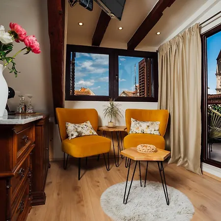 Guest house Old Town Stars With Free Parking Trogir