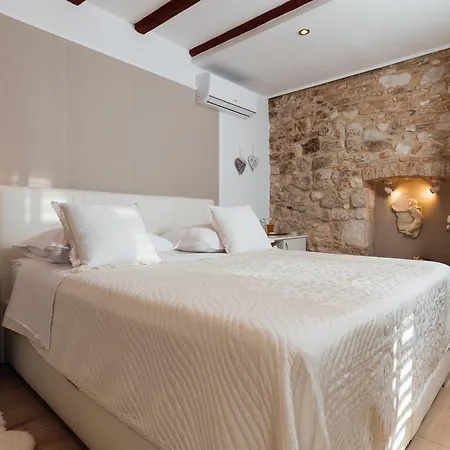 Old Town Stars With Free Parking Guest house