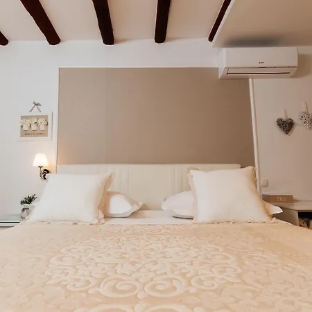 Guest house Old Town Stars With Free Parking