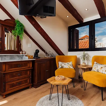 Guest house Old Town Stars With Free Parking Trogir