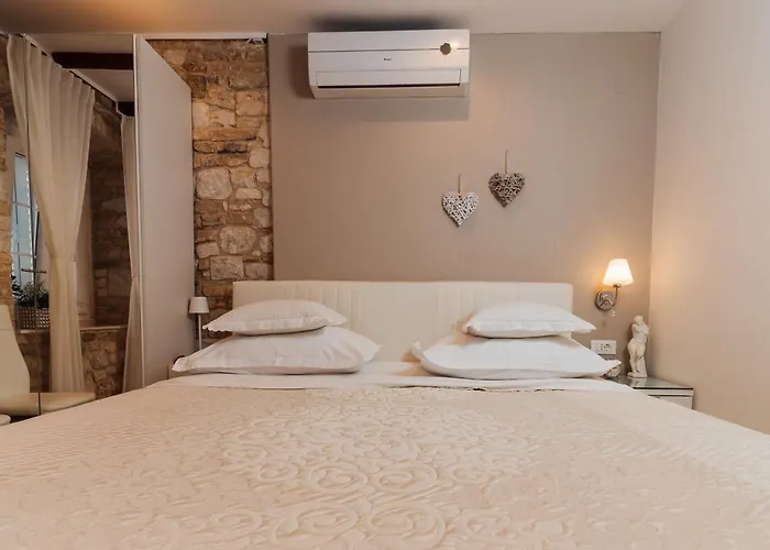 Old Town Stars With Free Parking Konukevi 4*