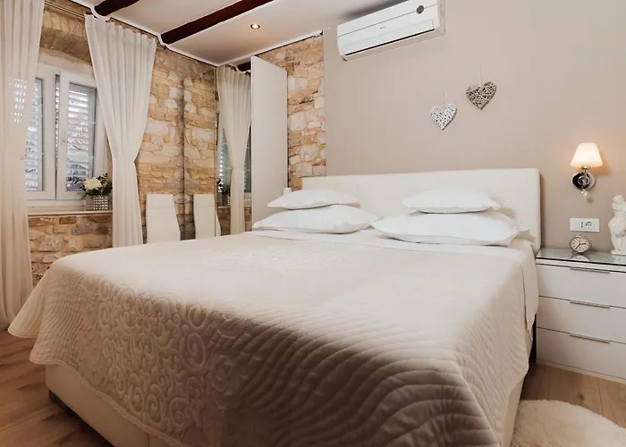 Konukevi Old Town Stars With Free Parking Trogir