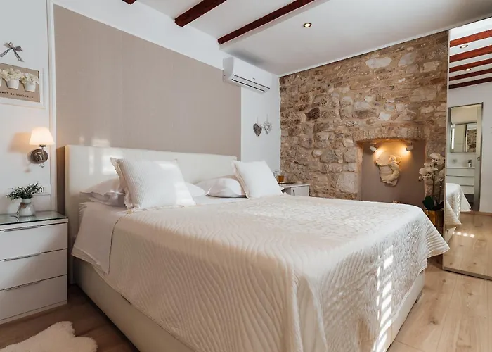 Old Town Stars With Free Parking Konukevi