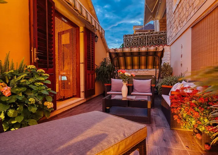 Konukevi Old Town Stars With Free Parking 4*