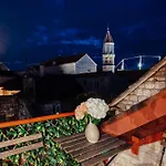 Old Town Stars With Free Parking Гостьовий будинок 4*
