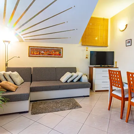 Penzion & Stars Free Parking Trogir
