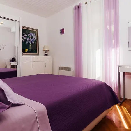Old Town Stars With Free Parking Гостьовий будинок 4*