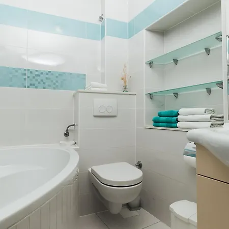 Old Town Stars With Free Parking 4* Трогір