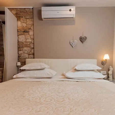 Old Town Stars With Free Parking Гостьовий будинок 4*