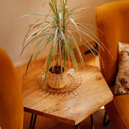 Old Town Stars With Free Parking Гостьовий будинок