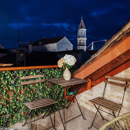 Old Town Stars With Free Parking Гостьовий будинок