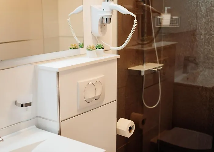 Old Town Stars With Free Parking