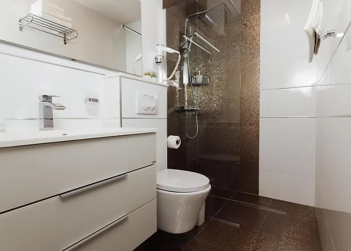 Old Town Stars With Free Parking 4*