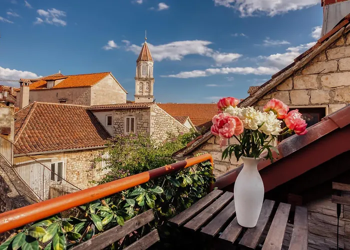 Old Town Stars With Free Parking 4* 特罗吉尔