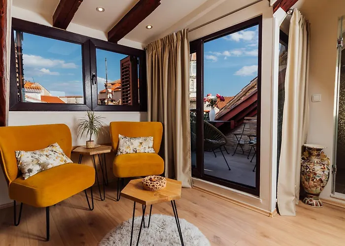 Old Town Stars With Free Parking 招待所 特罗吉尔