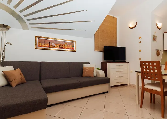 Old Town Stars With Free Parking