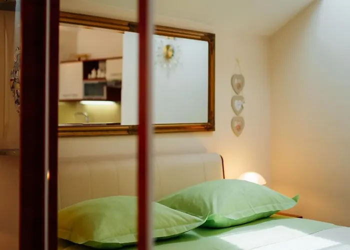 Old Town Stars With Free Parking 招待所 4*