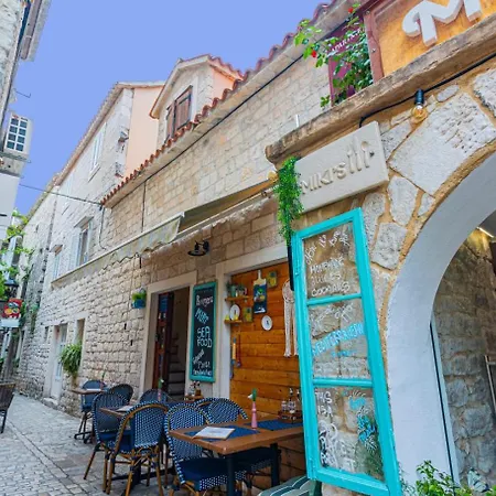 Pensjonat & Stars Free Parking Trogir